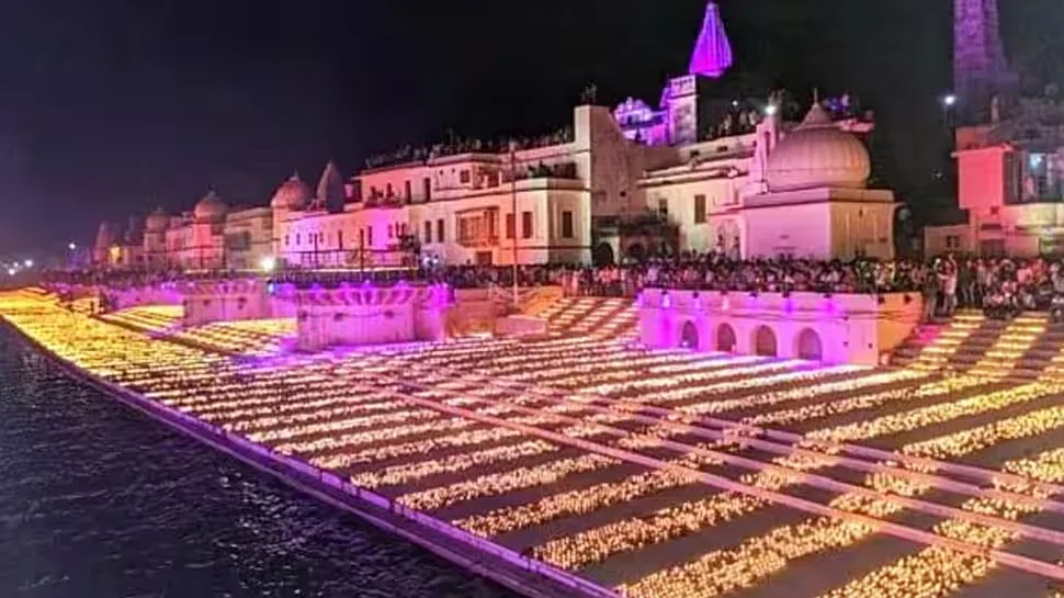 सरयू तट और राम की पैड़ी पर दीपों की पंक्तियां