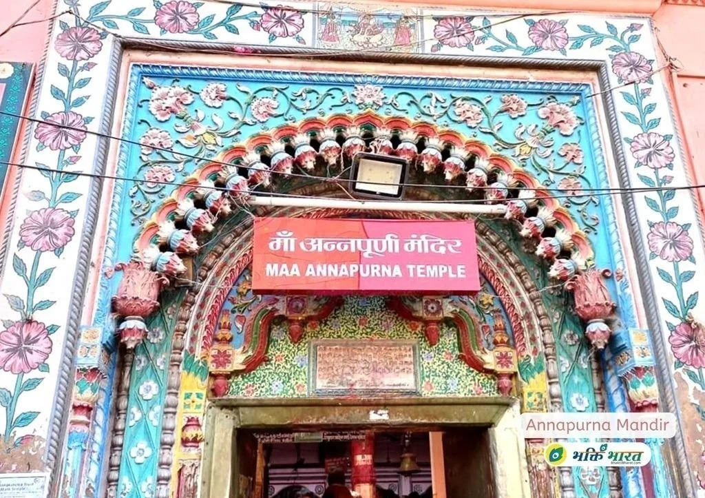बनारसी संस्कृति, मंदिर और स्थानीय बाजार